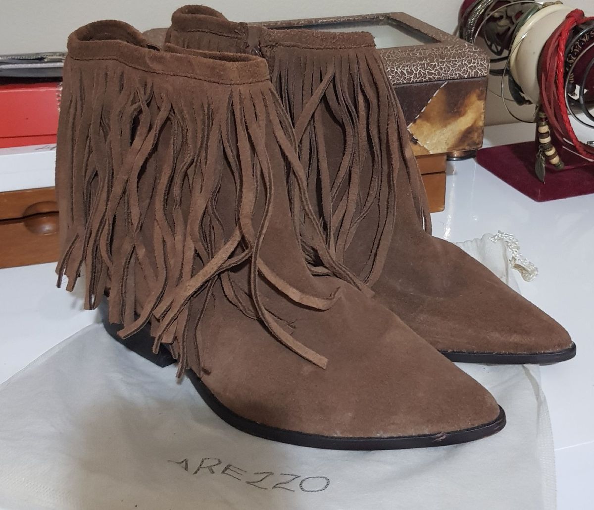 bota com salto interno arezzo