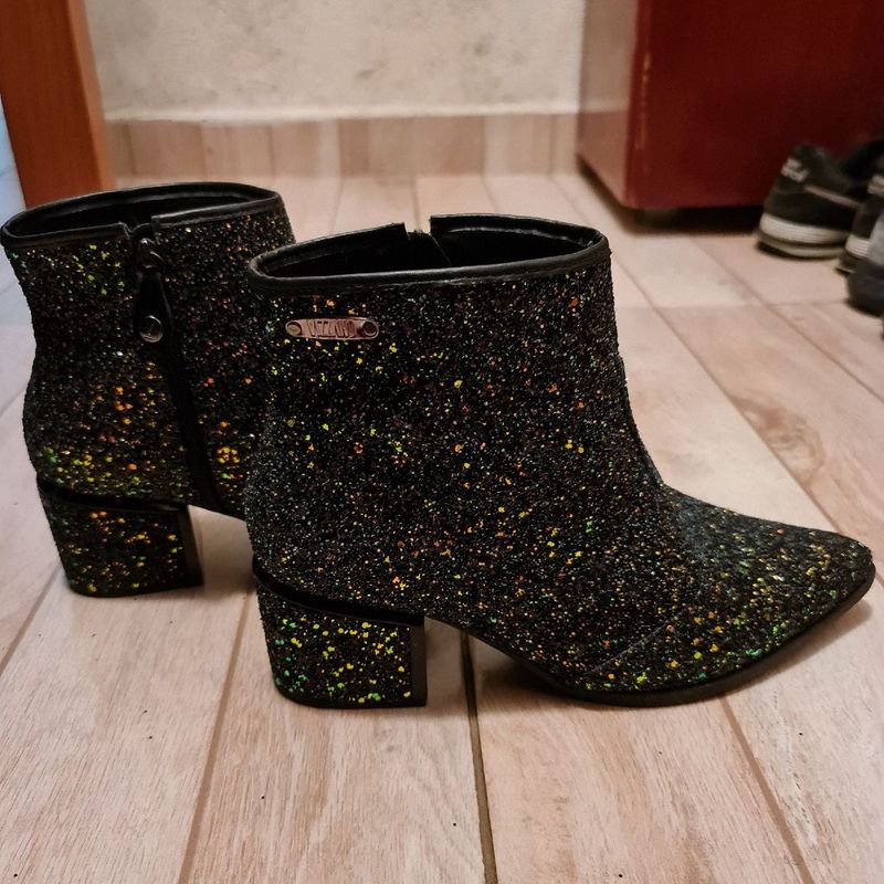 Bota de hot sale glitter vizzano