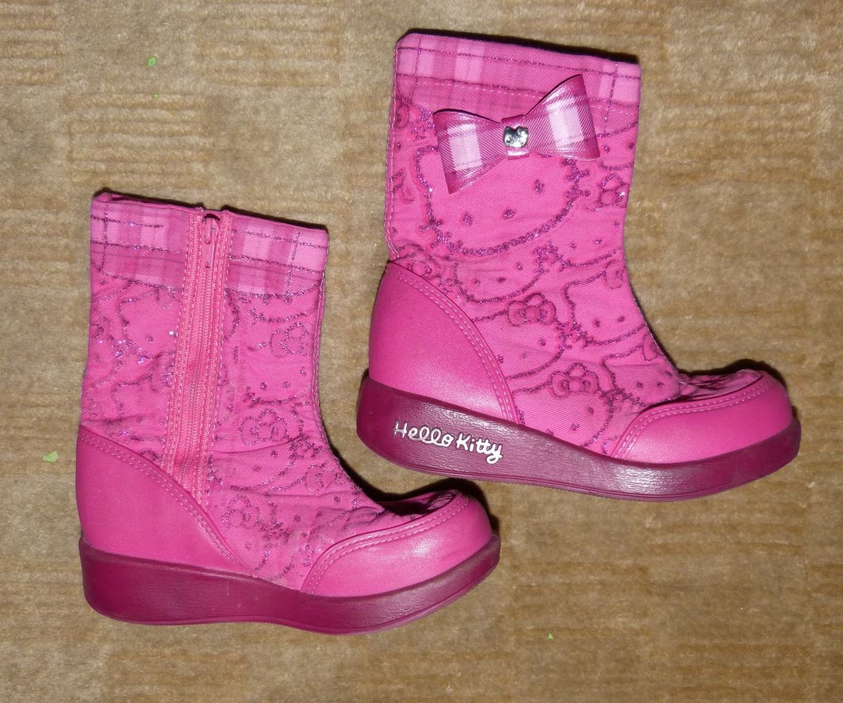 botinha hello kitty