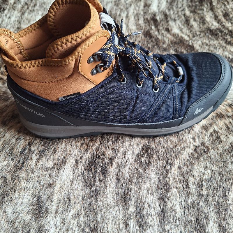 Bota Impermeável Masculina de Trilha Quechua Waterproof Azul