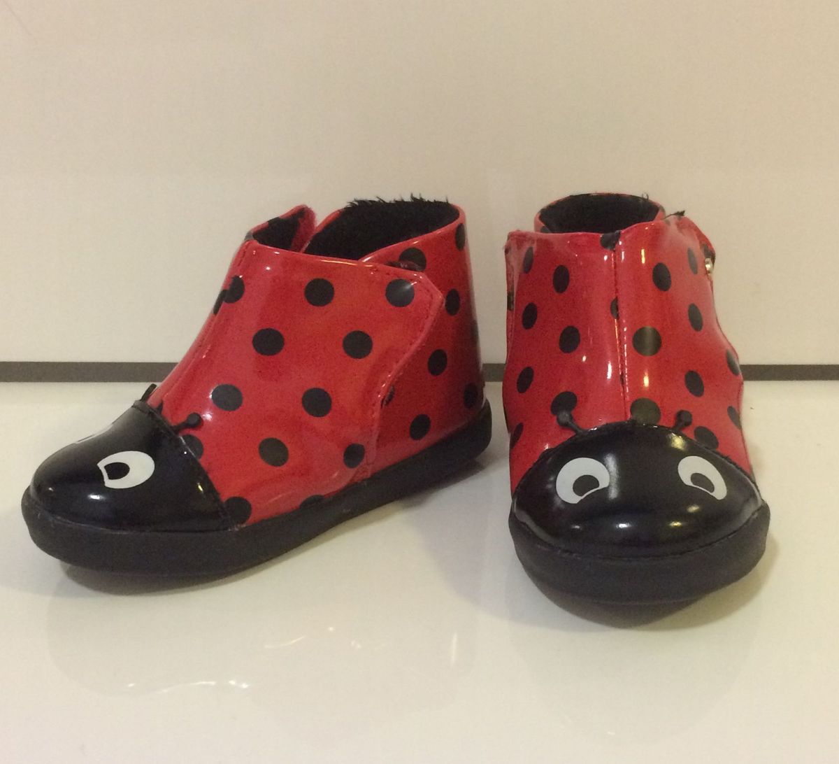 bota pampili joaninha
