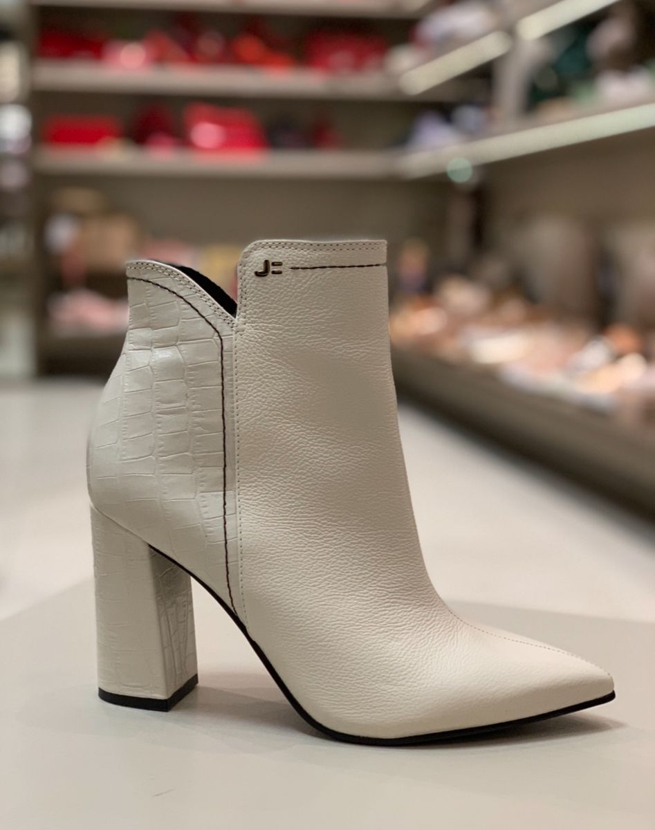 bota branca jorge bischoff