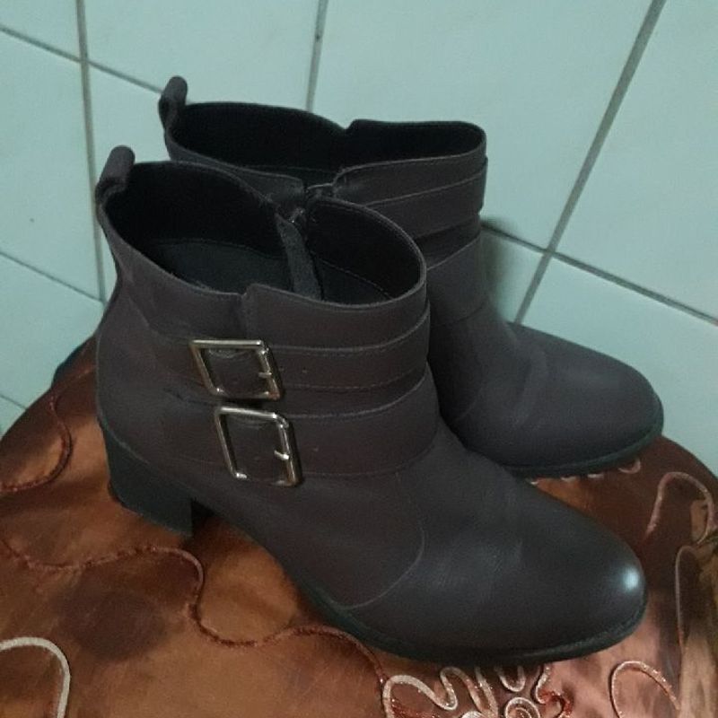 Bota sales feminina linda