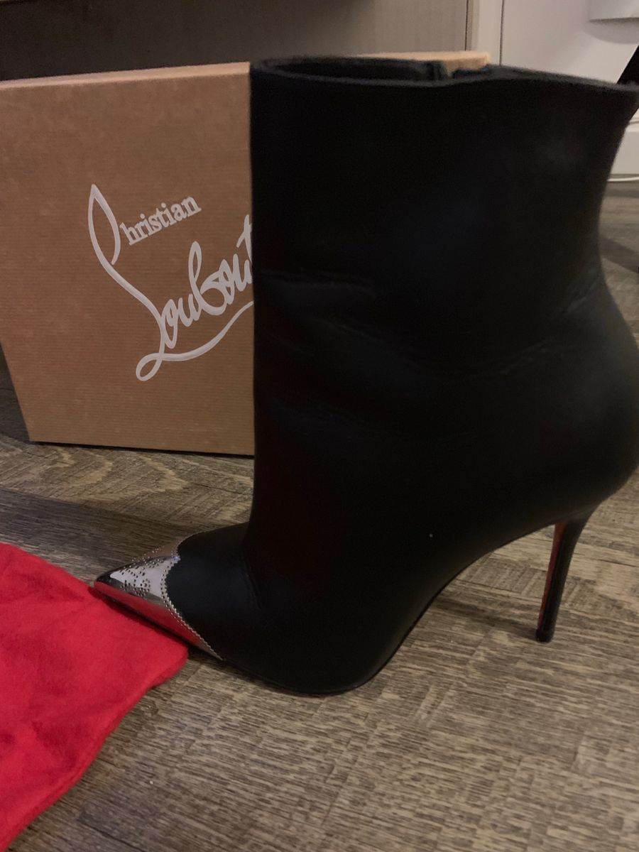 bota louboutin feminina