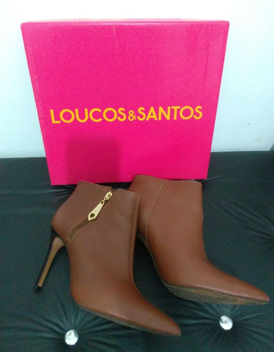 botas femininas loucos e santos