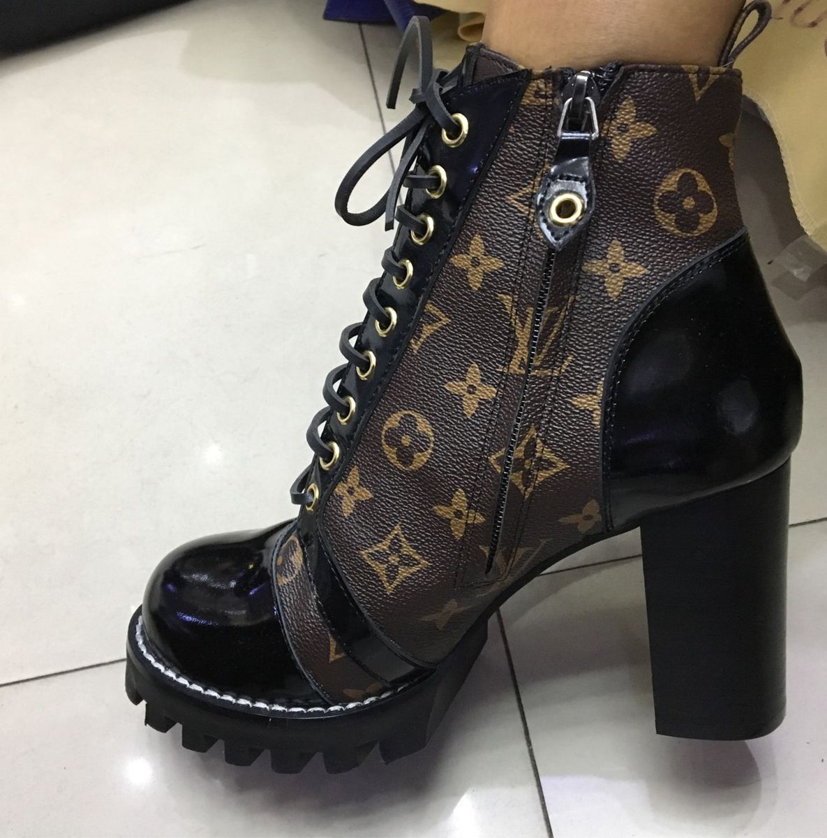 coturno da louis vuitton