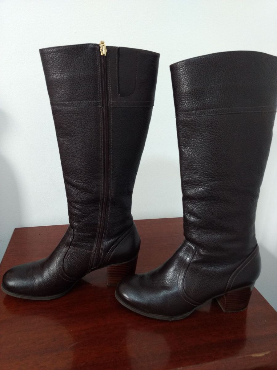 bota luz da lua com pelo