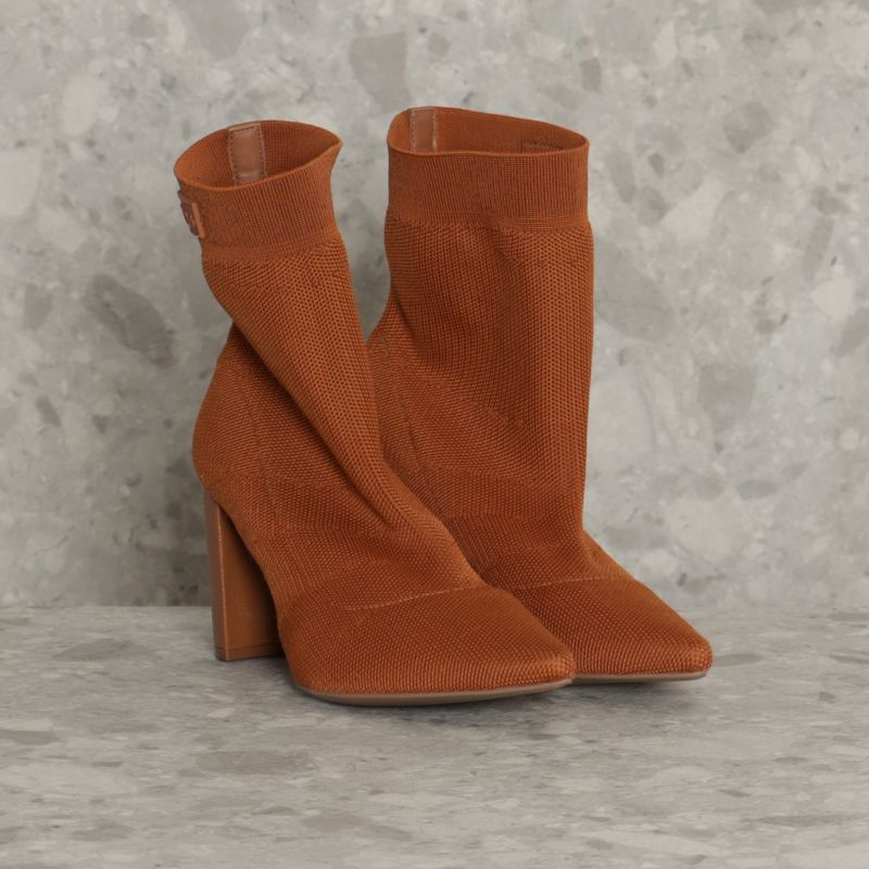 Bota meia hot sale caramelo