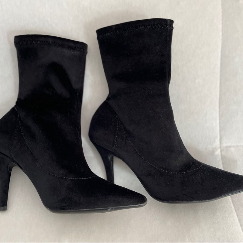 Bota Meia Veludo Preto Cano Curto Knit e Salto Alto Vizzano Bota