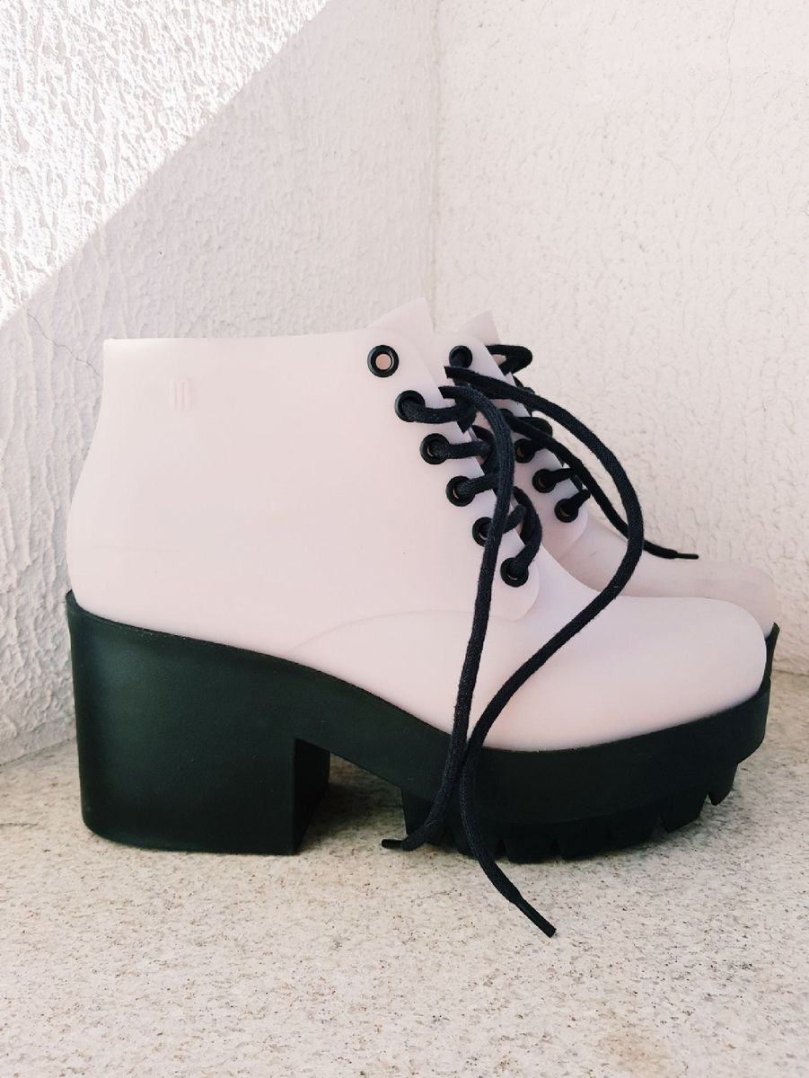 bota melissa cano curto