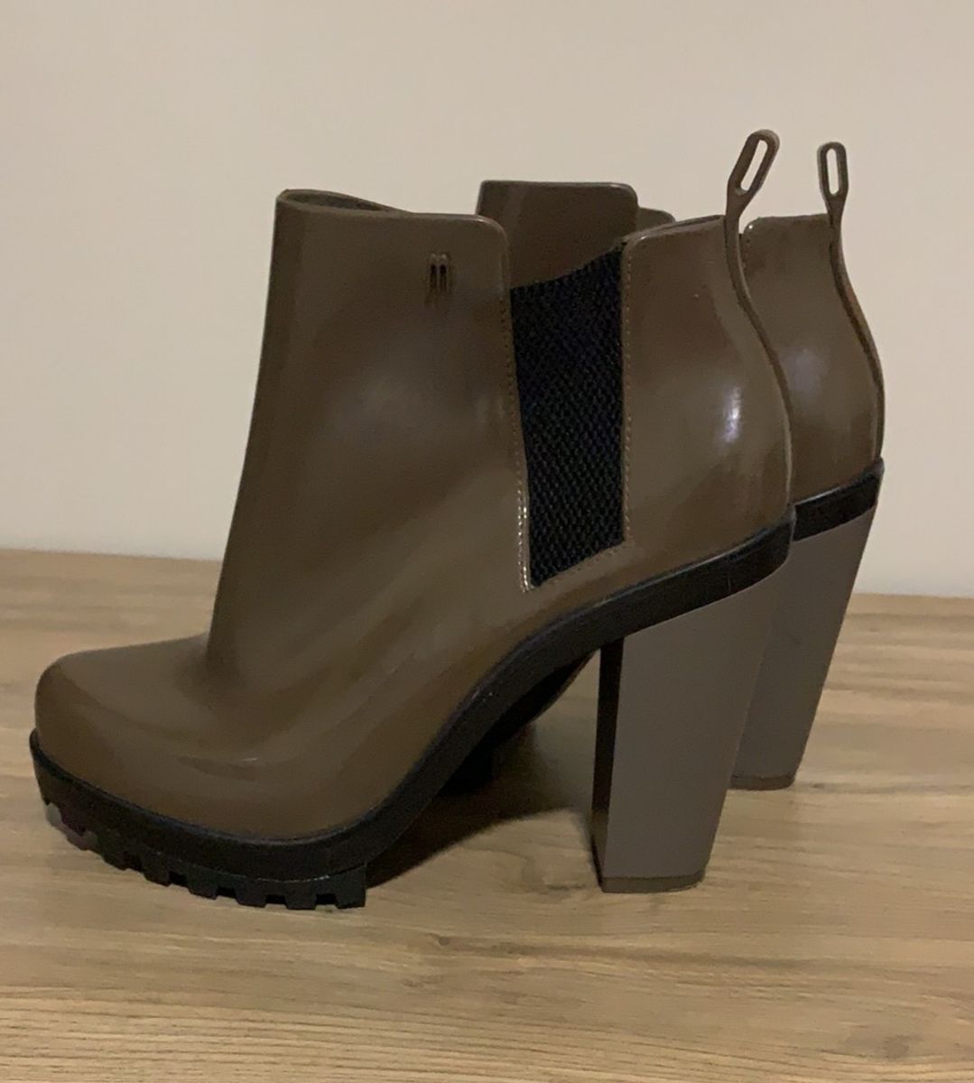 bota melissa tratorada