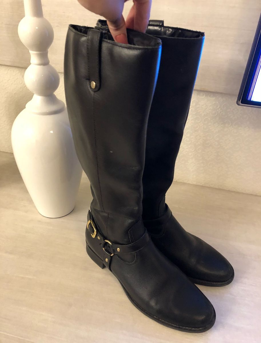 bota de montaria preta