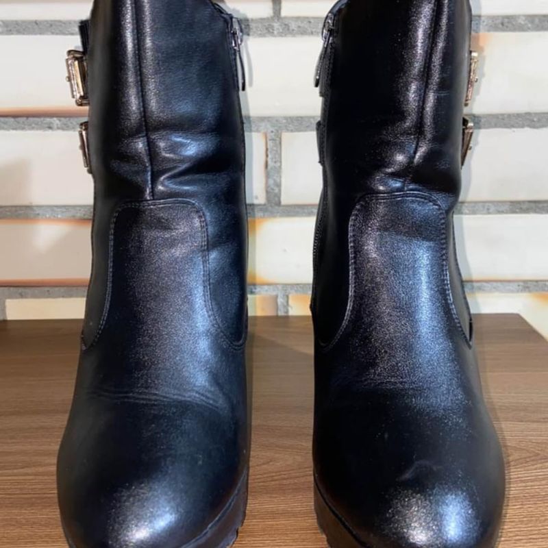 Bota mooncity best sale é confortavel