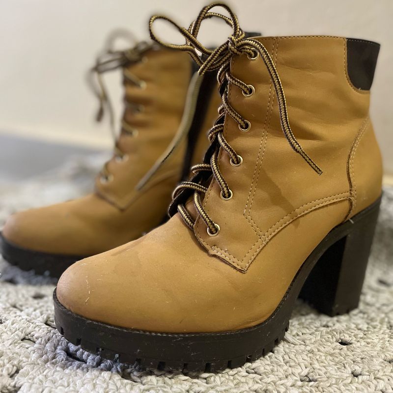 Bota feminina hot sale mostarda