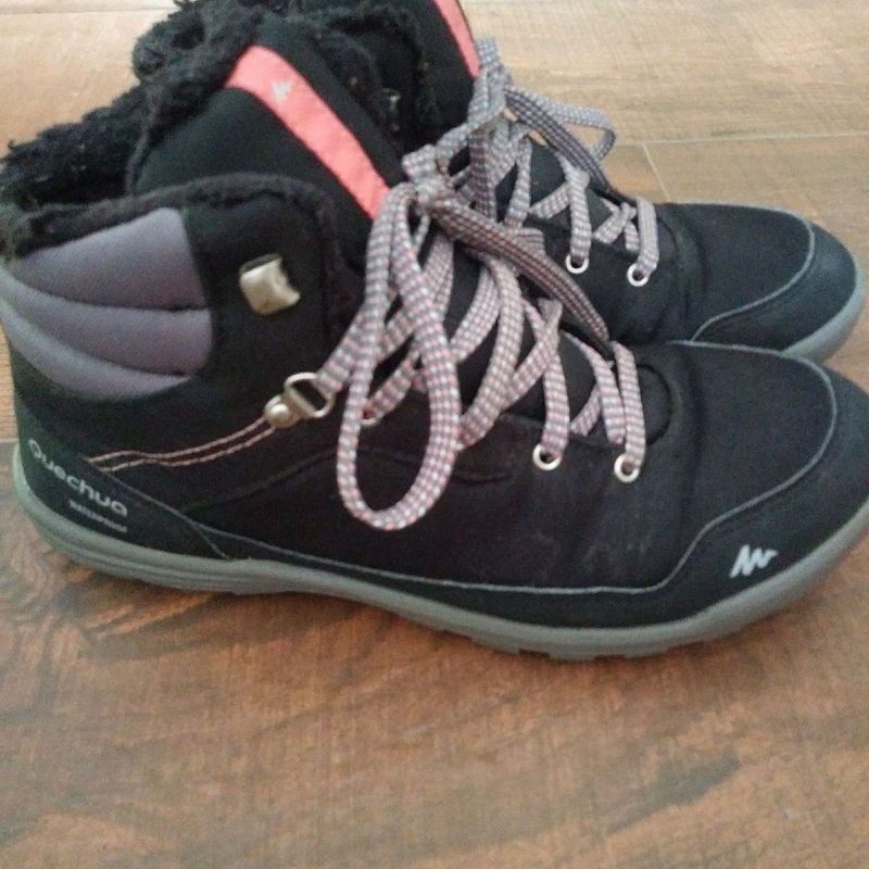 Bota Neve Decathlon Bota Feminina Quechua Usado 94204384 enjoei
