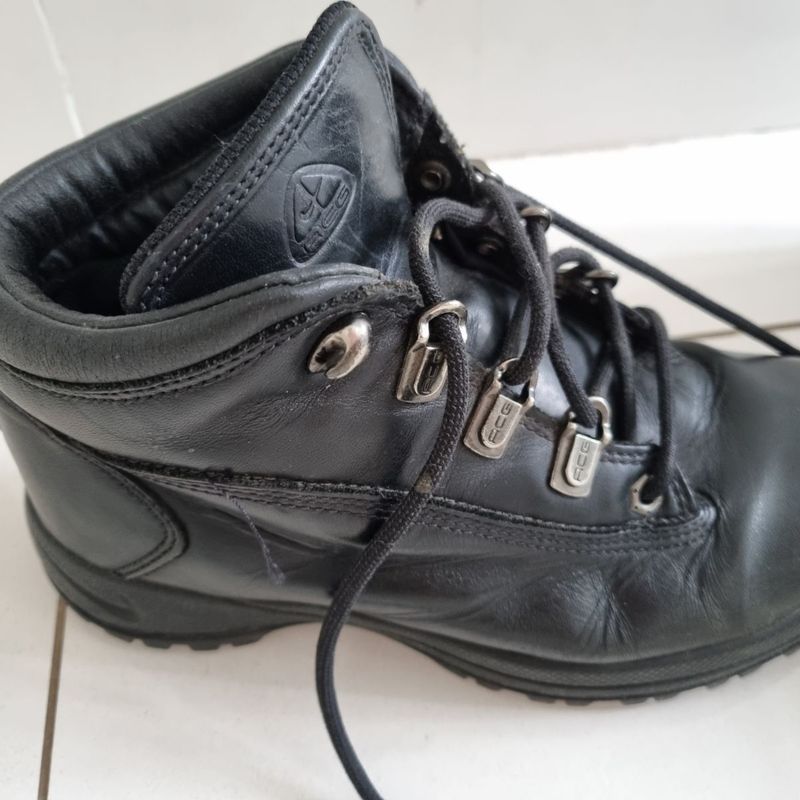 Bota best sale nike couro