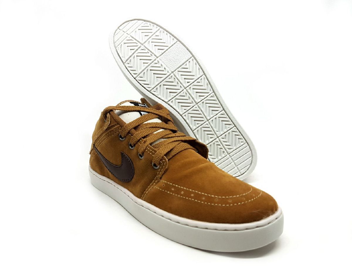 bota nike masculino marrom