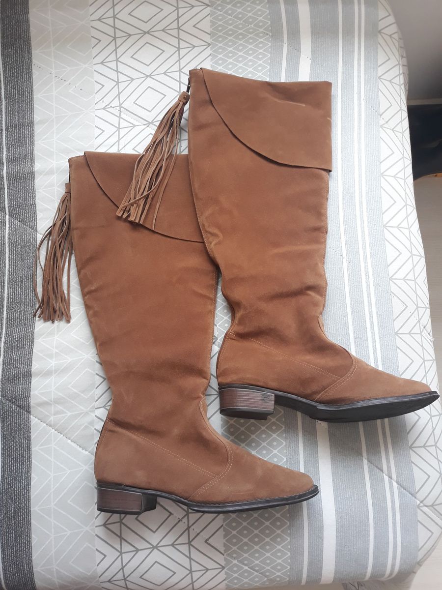 bota claire caramelo
