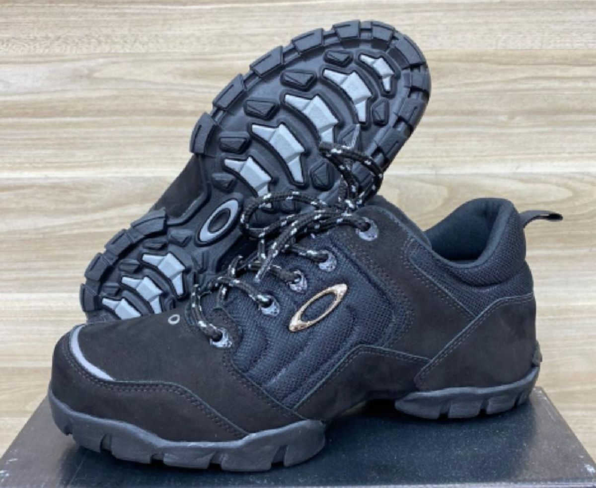 botinha da oakley halftrack low