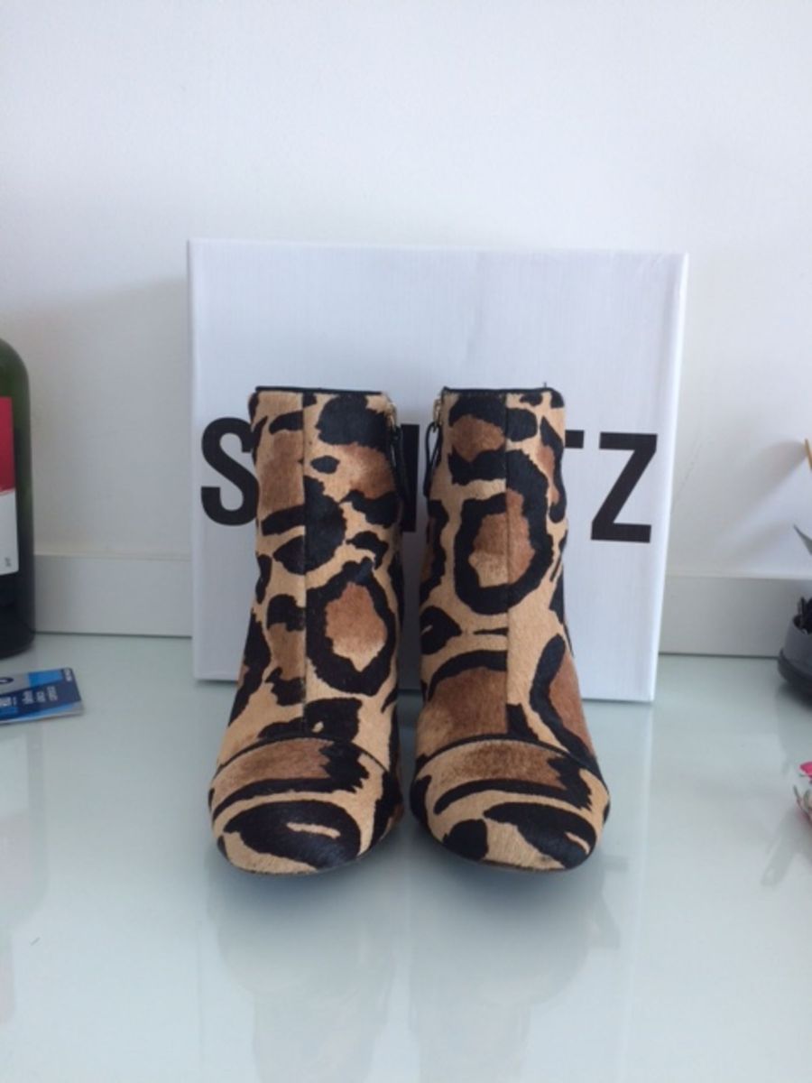 bota schutz onça
