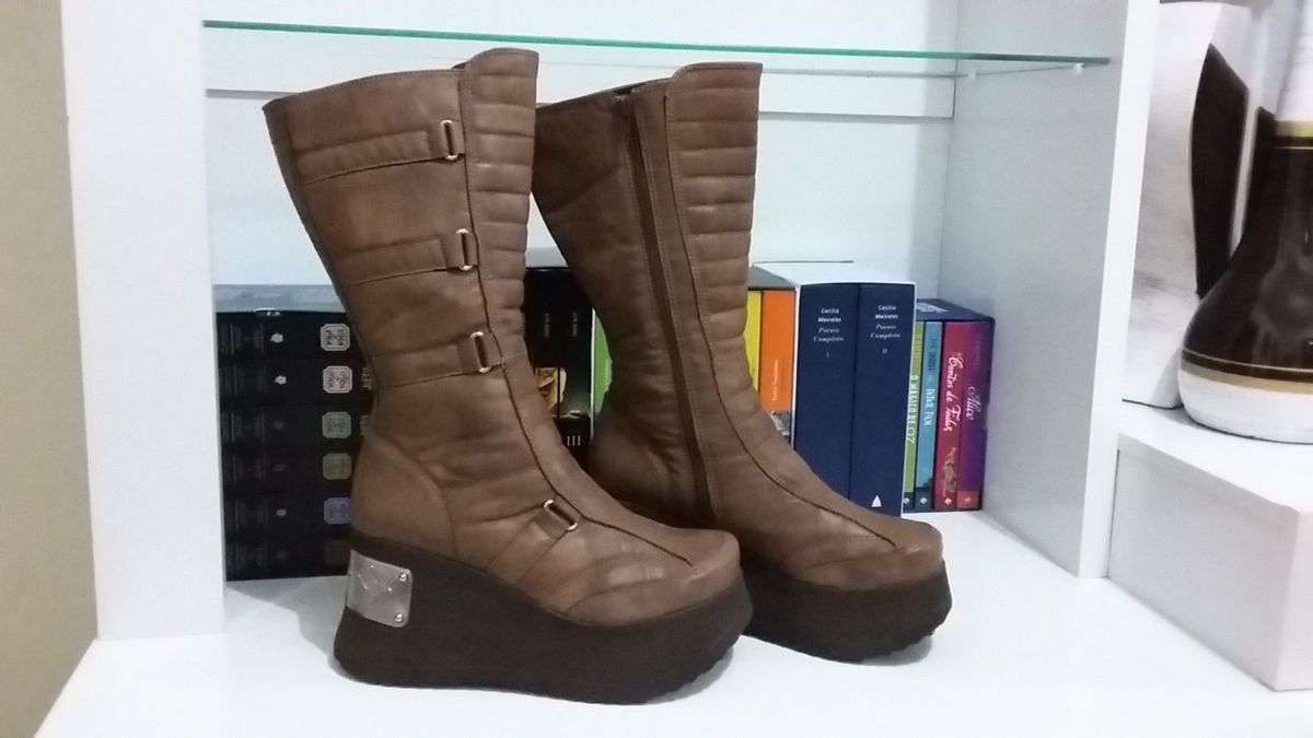 Bota salto anabela hot sale antiga