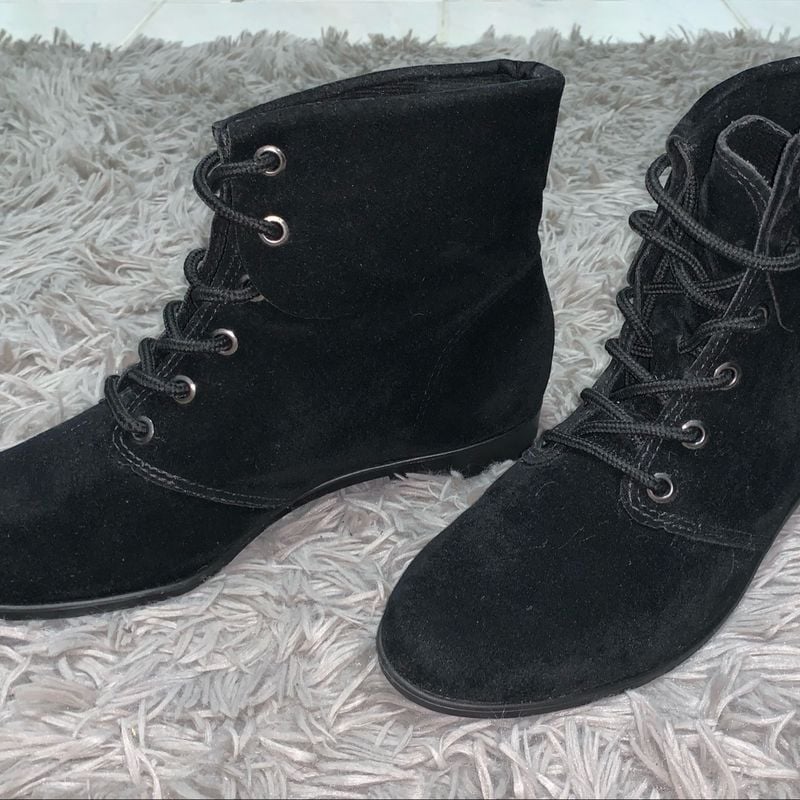 Botas pretas best sale sem salto