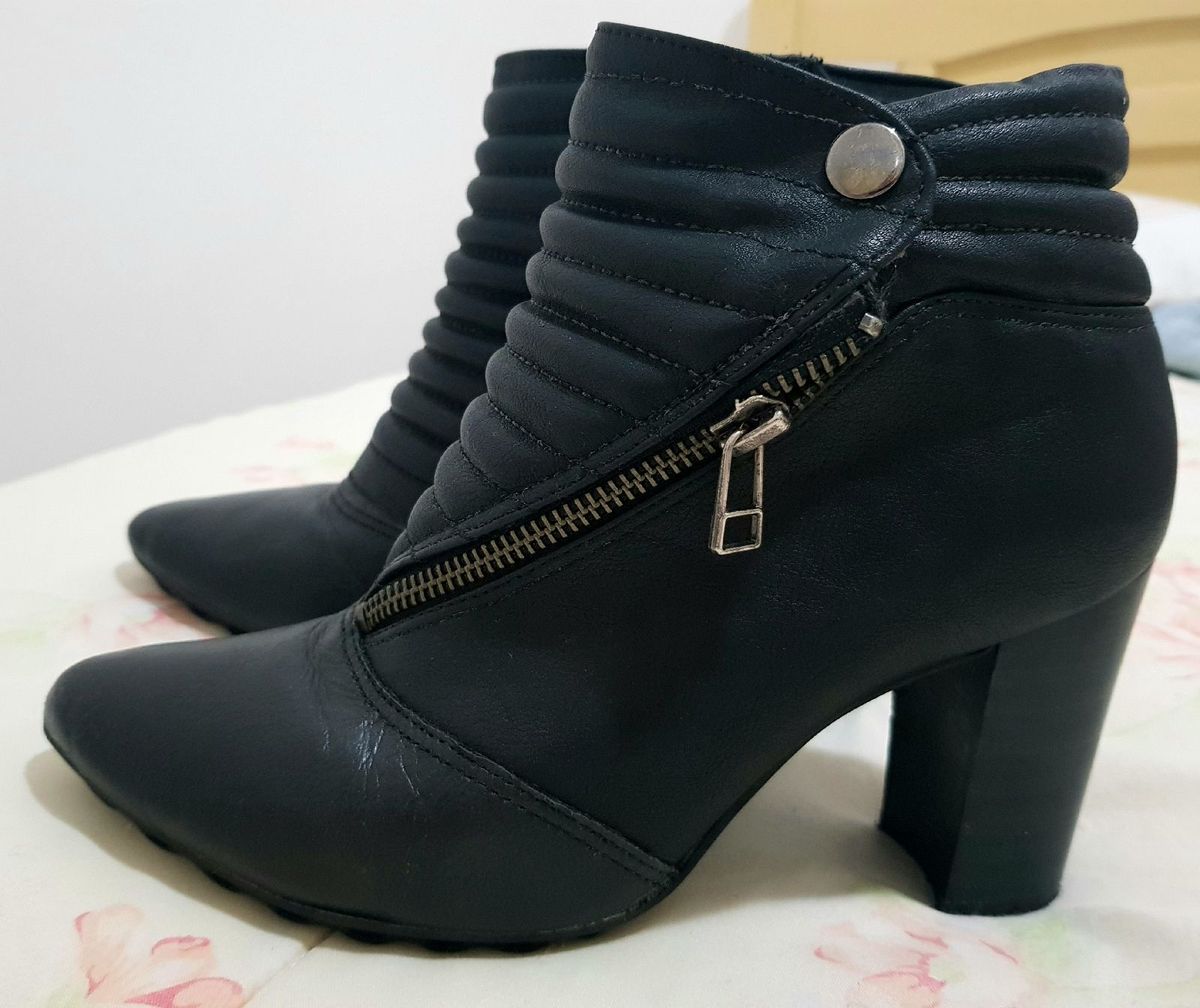 bota ramarim preta cano curto
