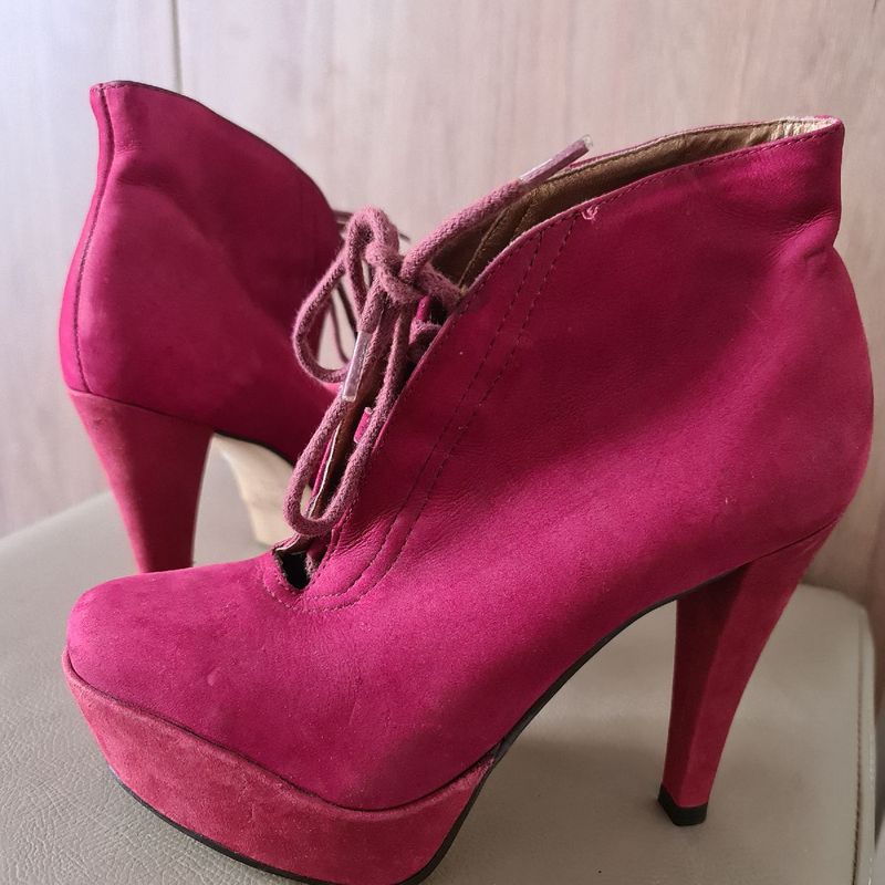 Bota Salto Alto e Cardaco- Aveludada Santa Lolla Tam 33