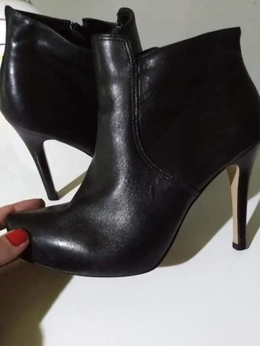 bota via uno salto fino