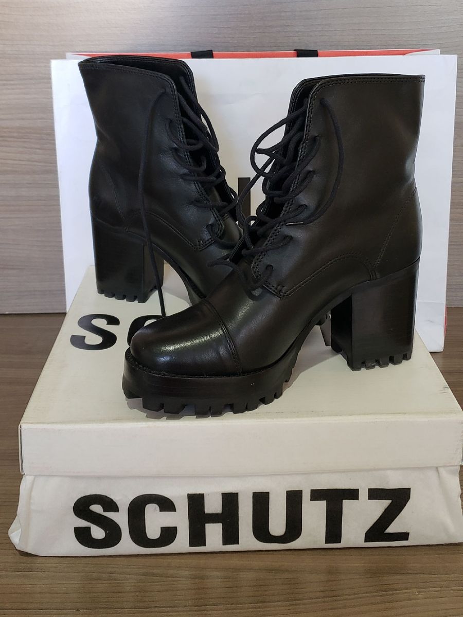 botas country feminina schutz