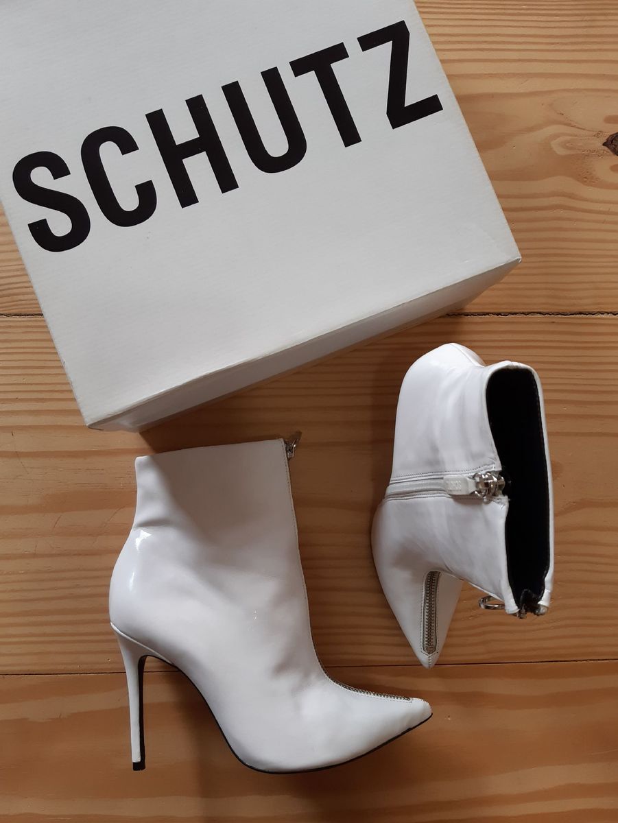 bota schutz branca