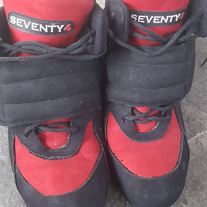 Bota de best sale treino seventy4