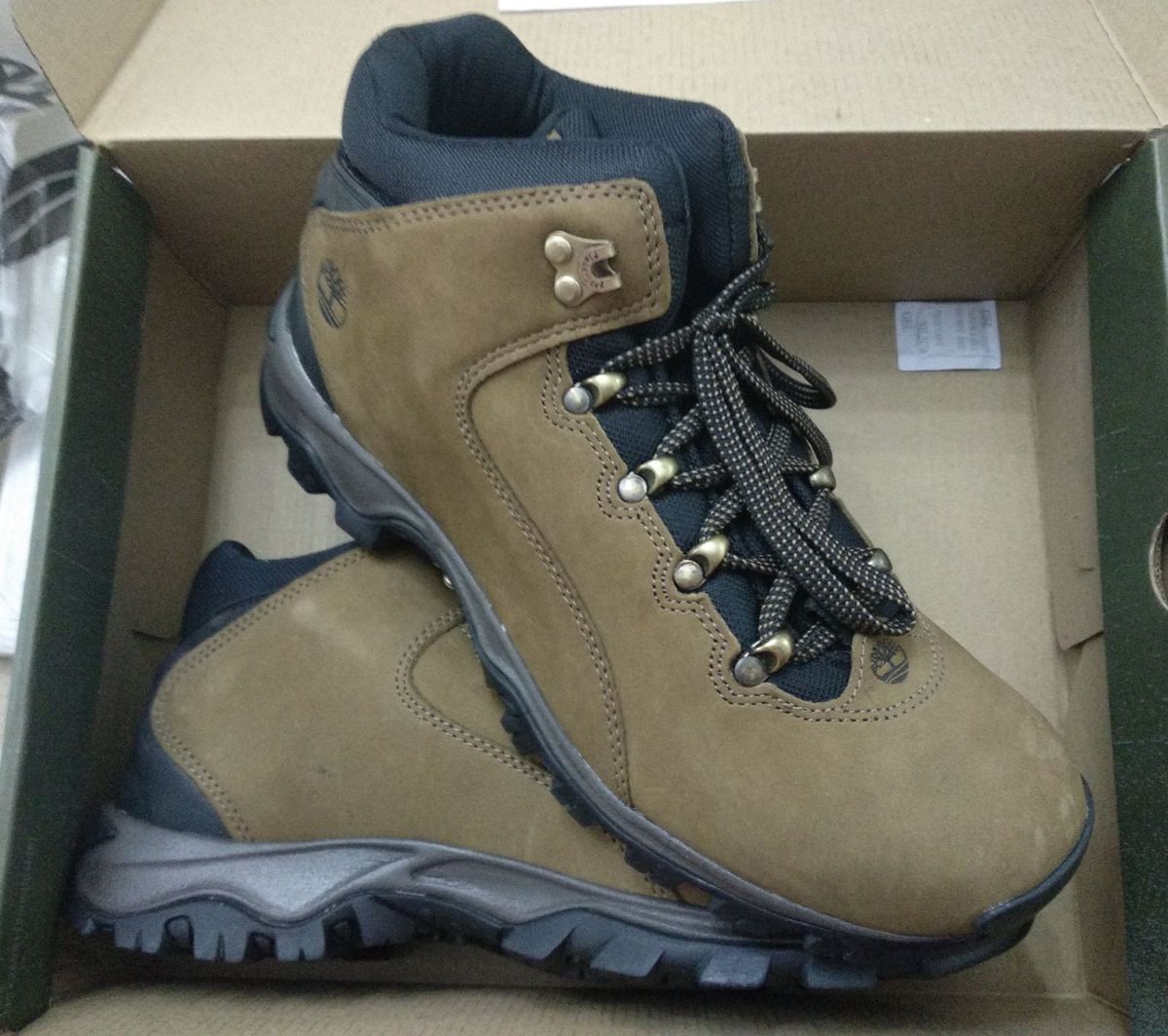 bota timberland trail