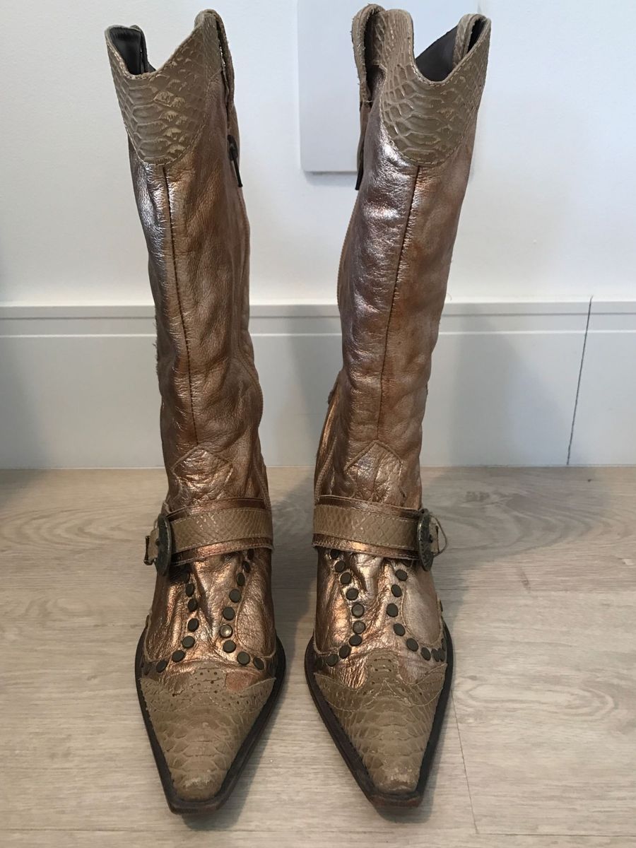 bota de sertanejo
