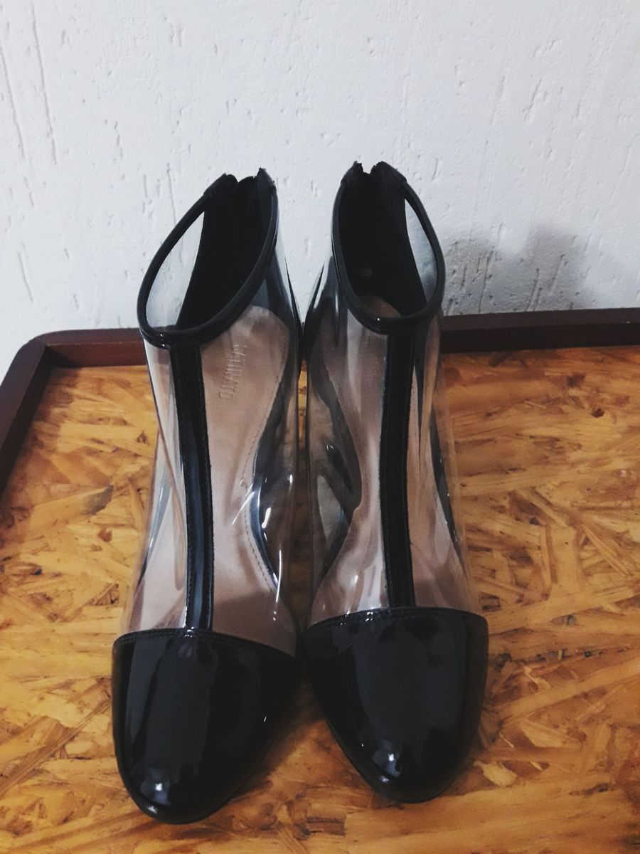 bota transparente renner