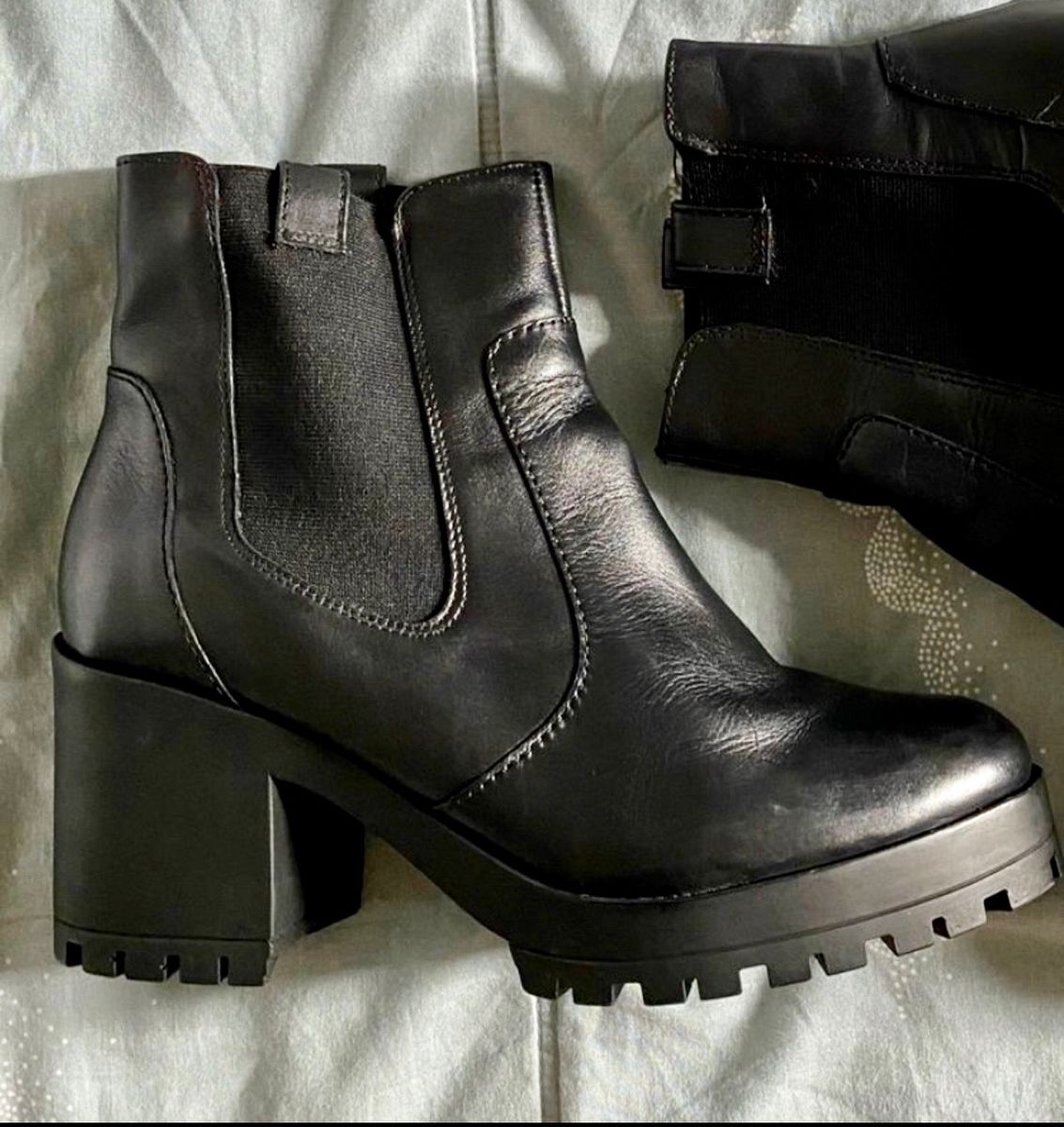 Botas tratoradas hot sale arezzo