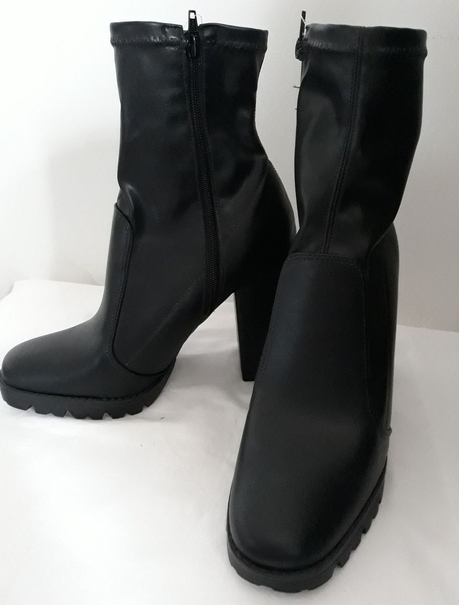 2 botas por 100 riachuelo