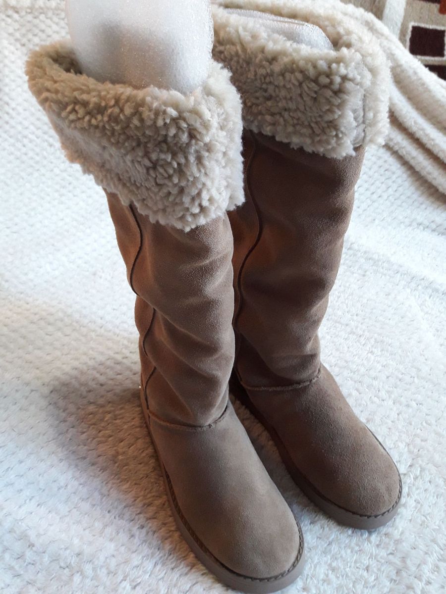 bota tipo ugg cravo e canela com pelo