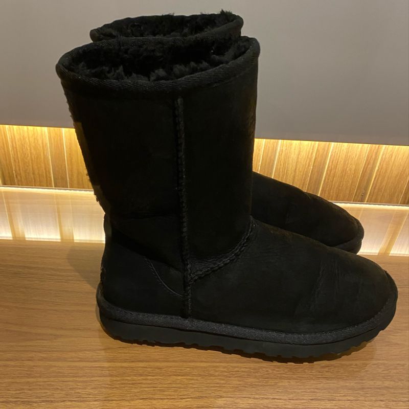 Ugg preta sale