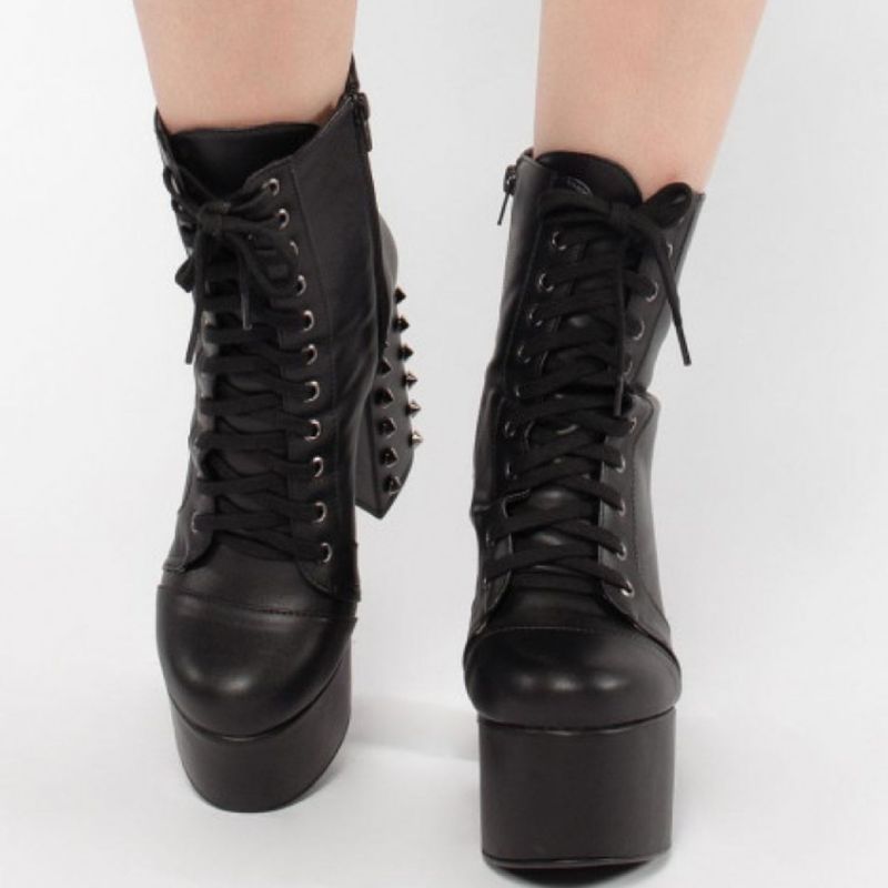Bota Vegana Tratorada Spikes Bota Feminina Nunca Usado 81563086