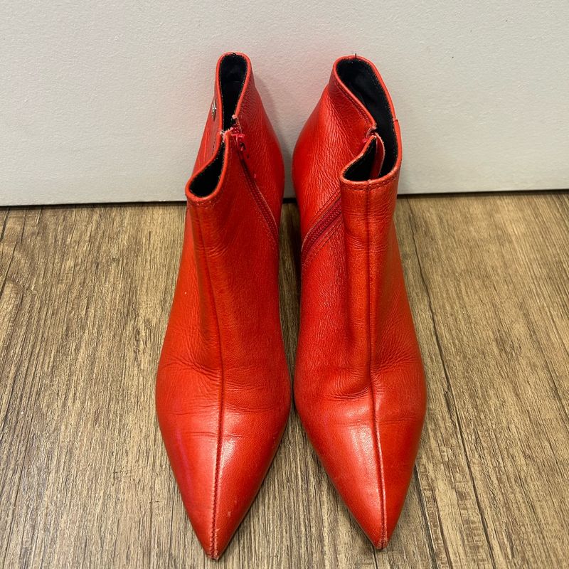 Bota Vermelha Cano Curto Salto Baixo Loucos E Santos Usado