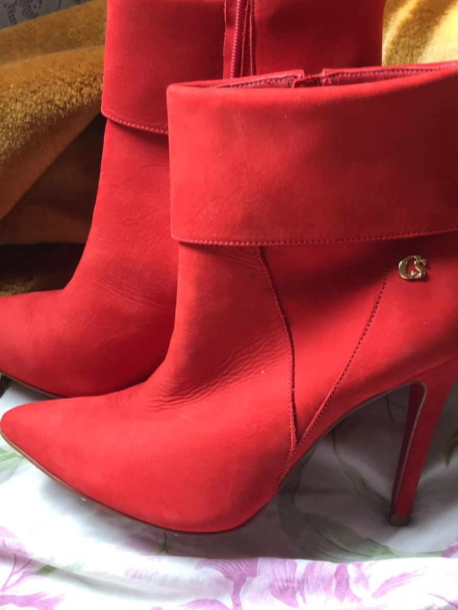 bota vermelha carmen steffens