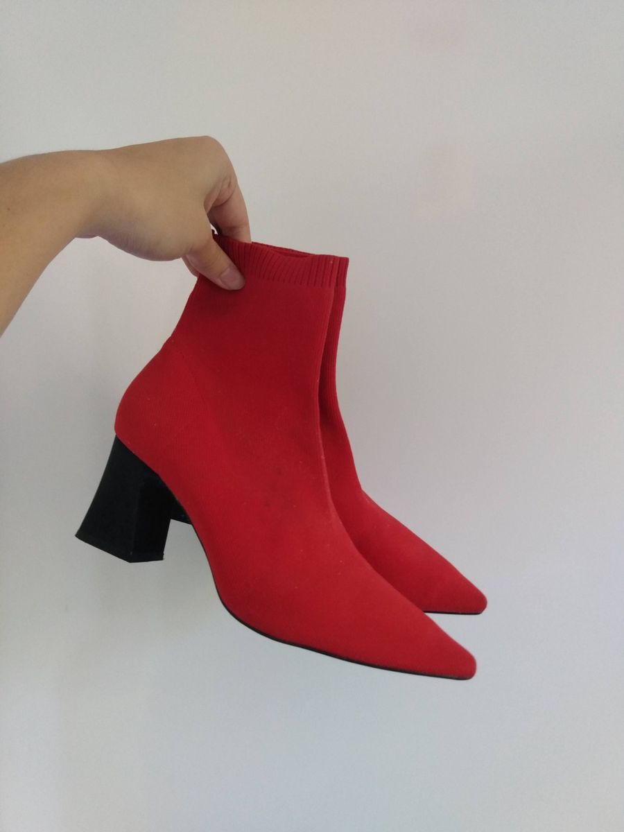 Bota Vermelha com Salto Preto Zara Woman Sapato Meia Bico Fino