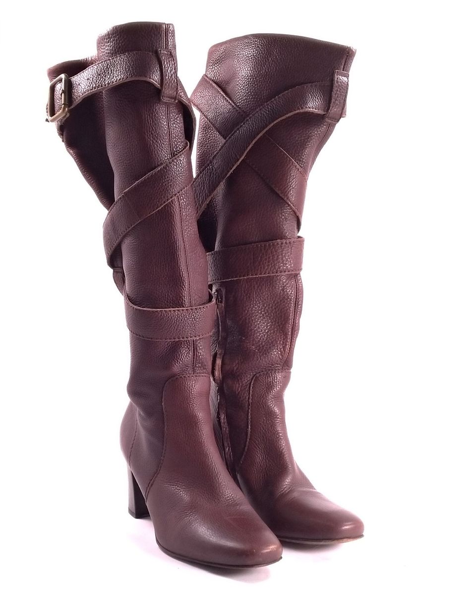 Bota Vinho de Couro Cano Alto | Bota Feminina Arezzo Usado 33126660 ...