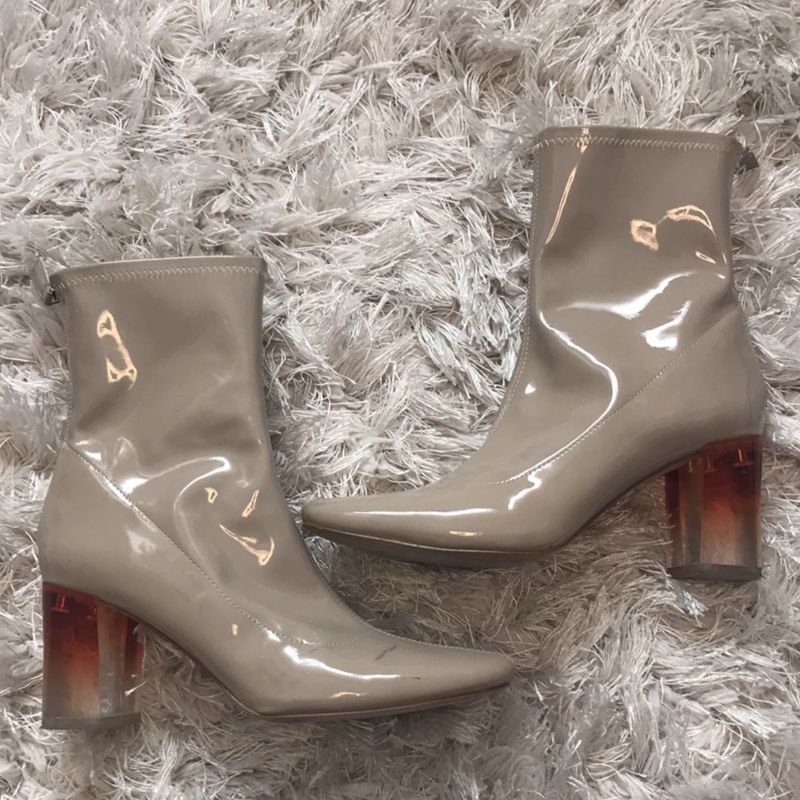 Bota Vinil Bege Cano Curto Salto Acrílico Bota Feminina Zara Usado  43951813 enjoei