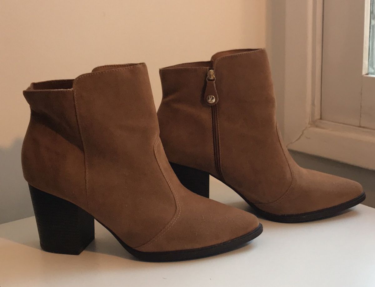 bota vizzano cano curto caramelo