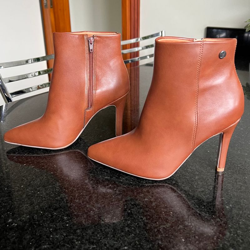 Bota Vizzano Caramelo Cano Curto Salto Fino Bico Fino Tamanho 35