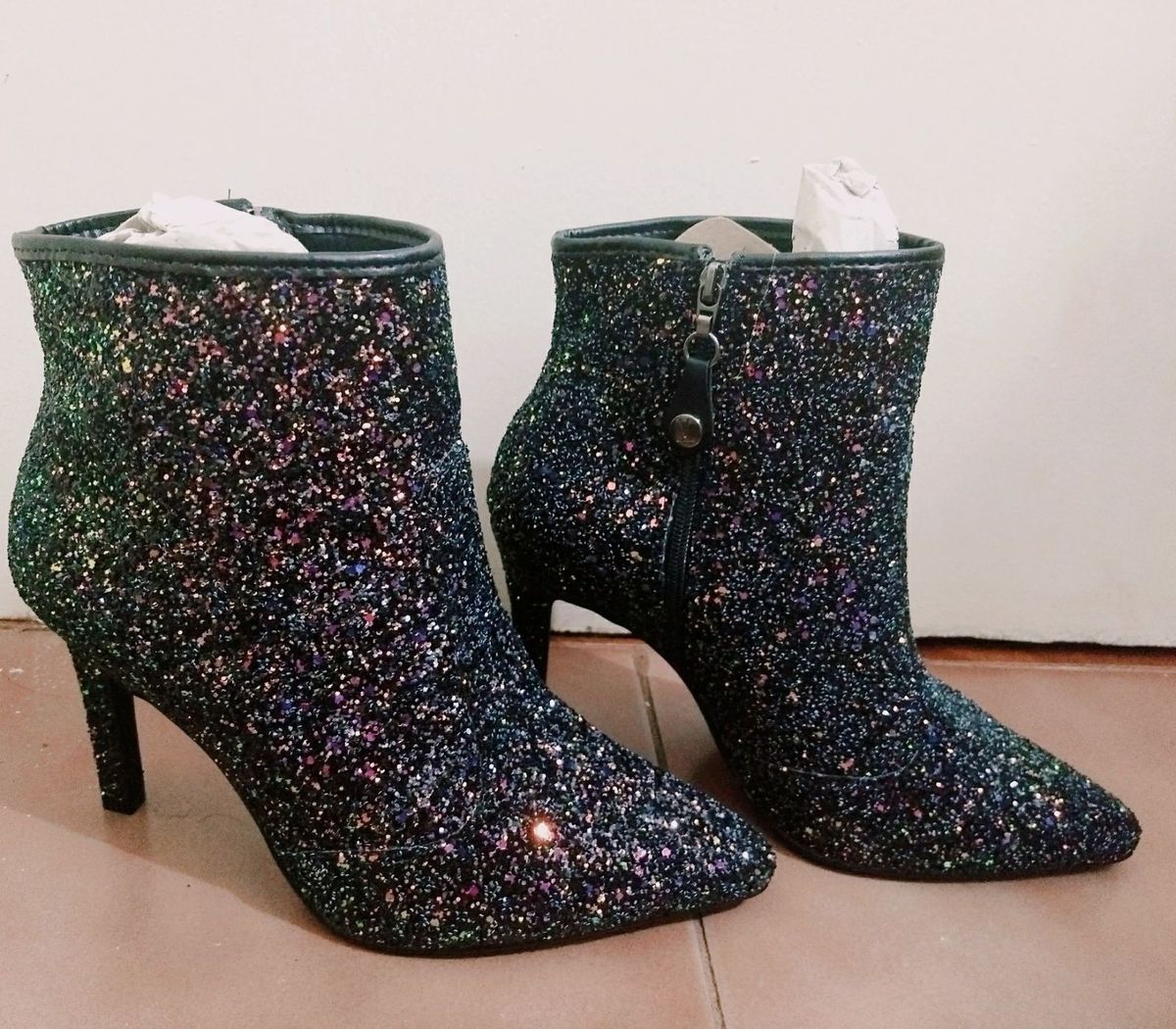 bota de glitter vizzano