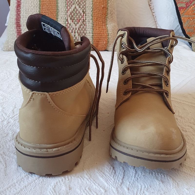 Botinha Bege Nunca Usada da Gonew Bota Feminina Gonew Nunca