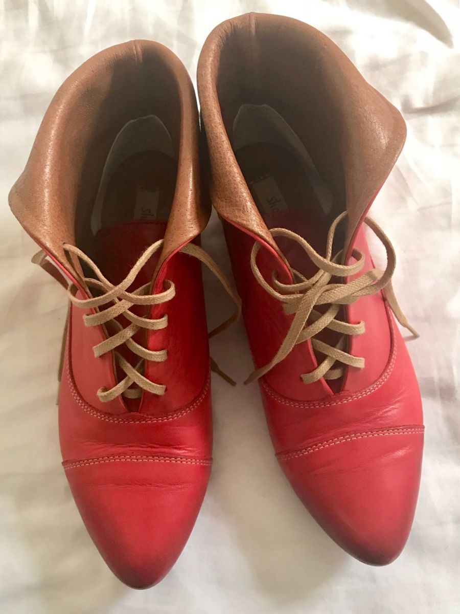 bota bico fino de amarrar
